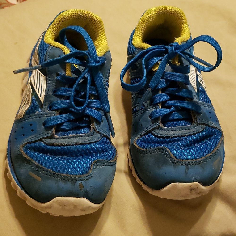 Kids reebok size 10